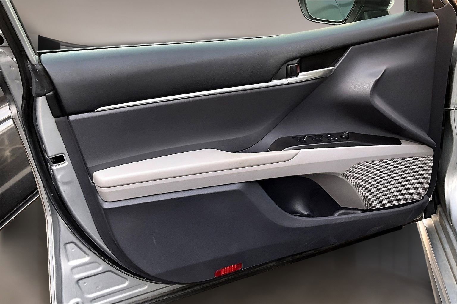 Used 2023 Toyota Camry SE w/ Audio Upgrade Package image 20