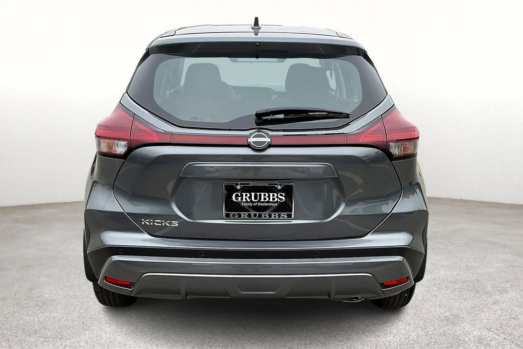 New 2025 Nissan Kicks Play S image 8