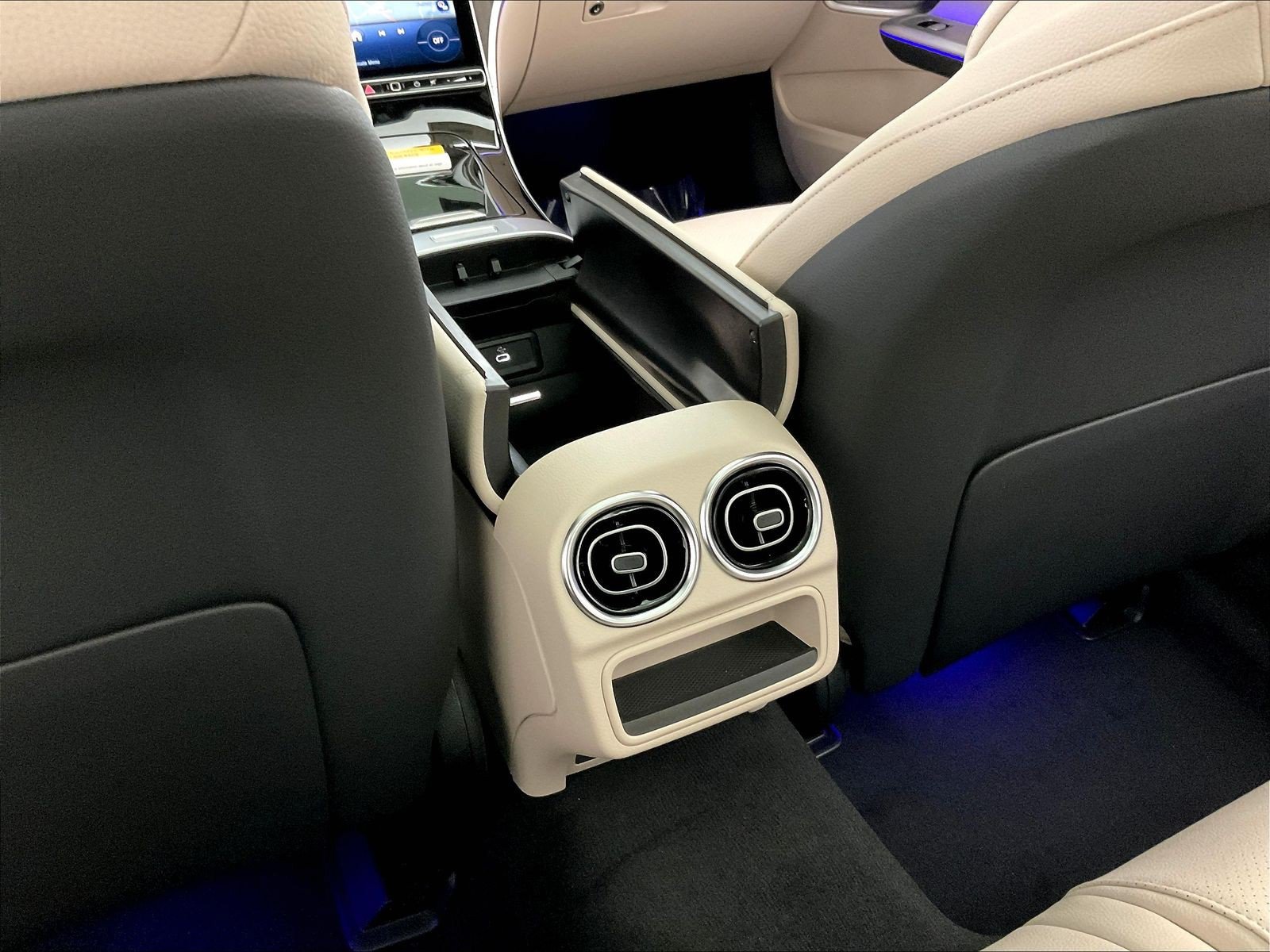 New 2026 Mercedes-Benz C 300 4MATIC Sedan image 22