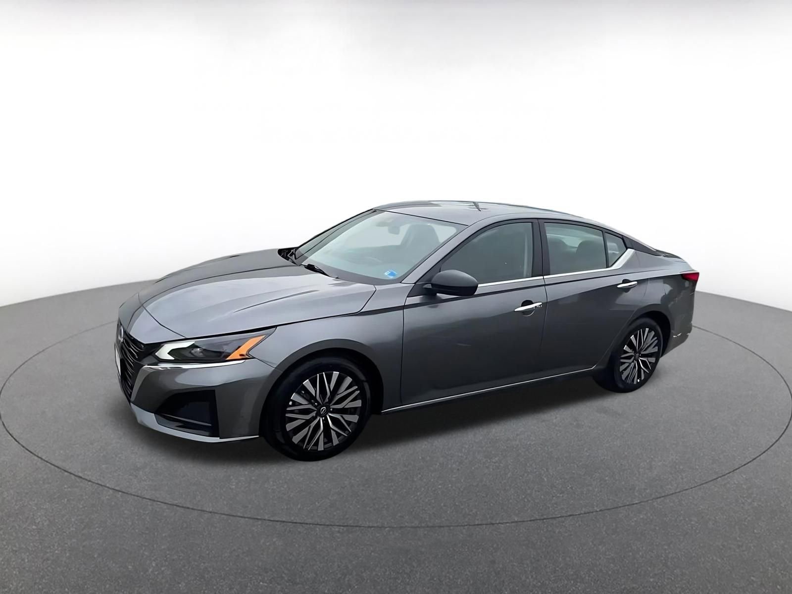 Used 2025 Nissan Altima 2.5 SV FWD image 8