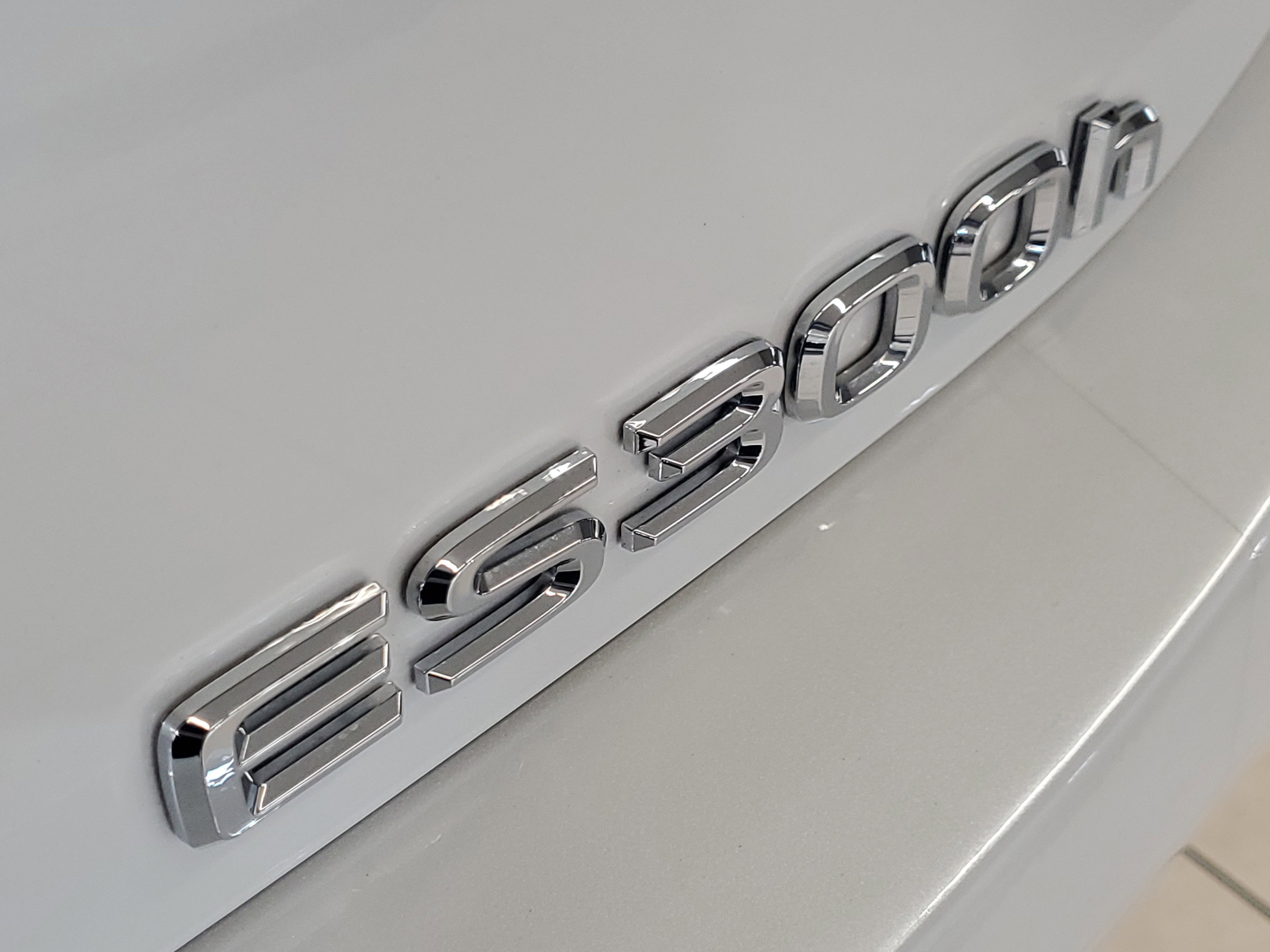 Used 2025 Lexus ES 300h w/ Premium Package image 9