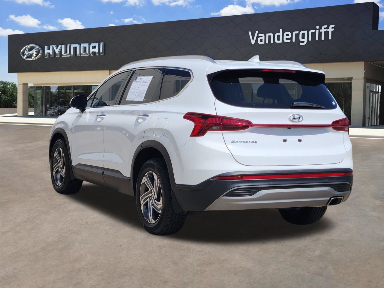 Used 2023 Hyundai Santa Fe SEL FWD image 3