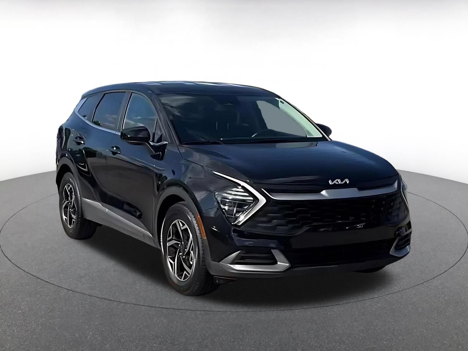 Used 2025 Kia Sportage LX FWD image 3