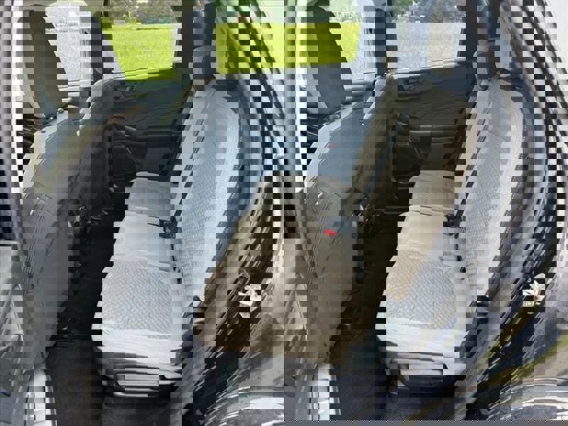 Used 2022 Ford Escape SE w/ Cold Weather Package image 13