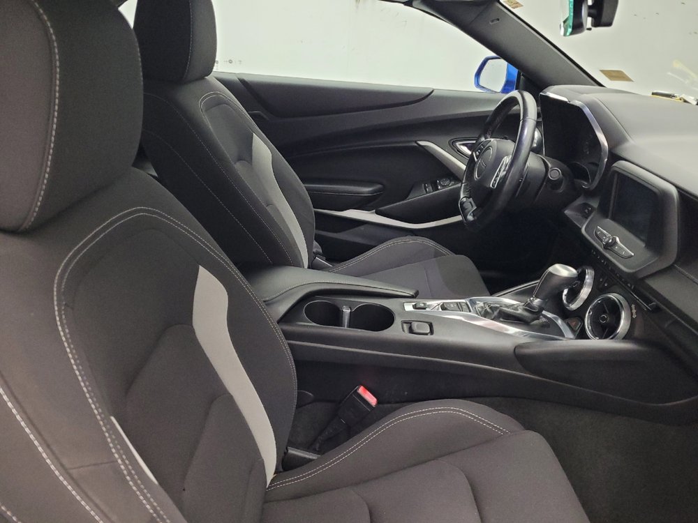Used 2018 Chevrolet Camaro LT RWD image 21