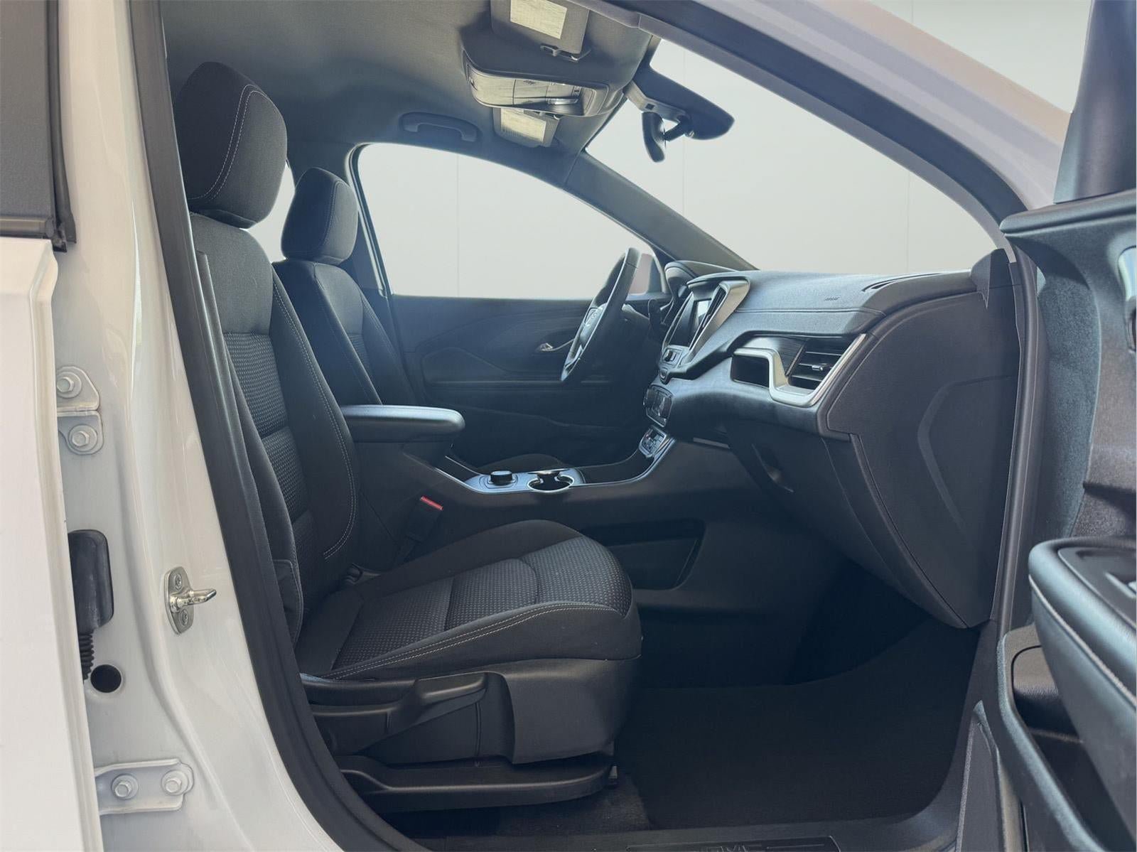 Used 2024 GMC Terrain SLE AWD/4WD image 30