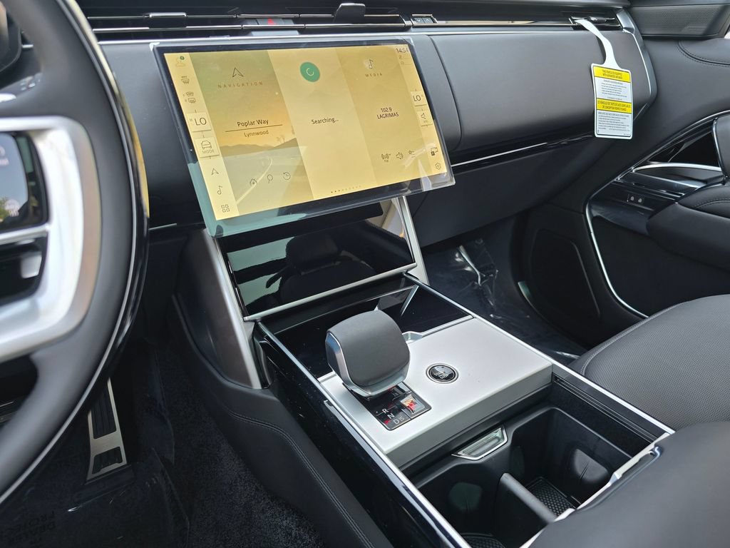 New 2026 Land Rover Range Rover Long Wheelbase SE AWD/4WD image 20