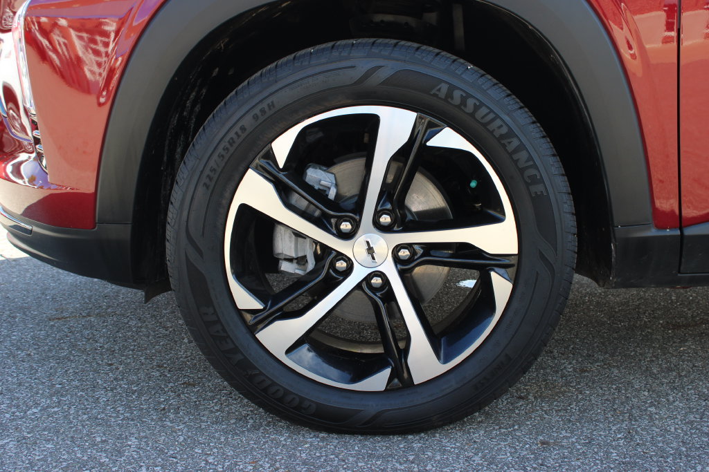 Certified 2024 Chevrolet Trax RS FWD image 20