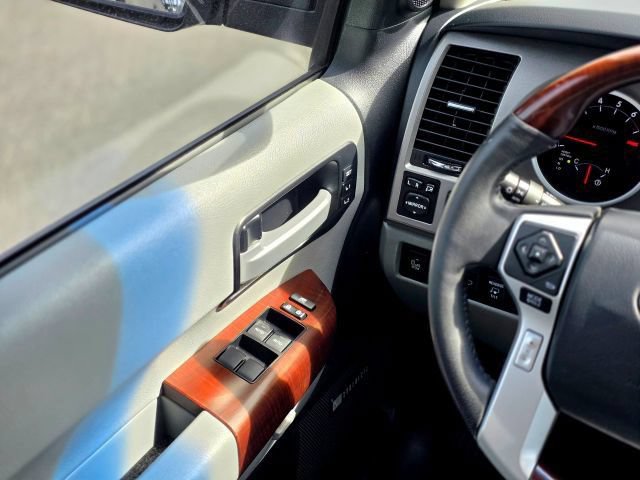 Used 2015 Toyota Sequoia Platinum AWD/4WD image 18