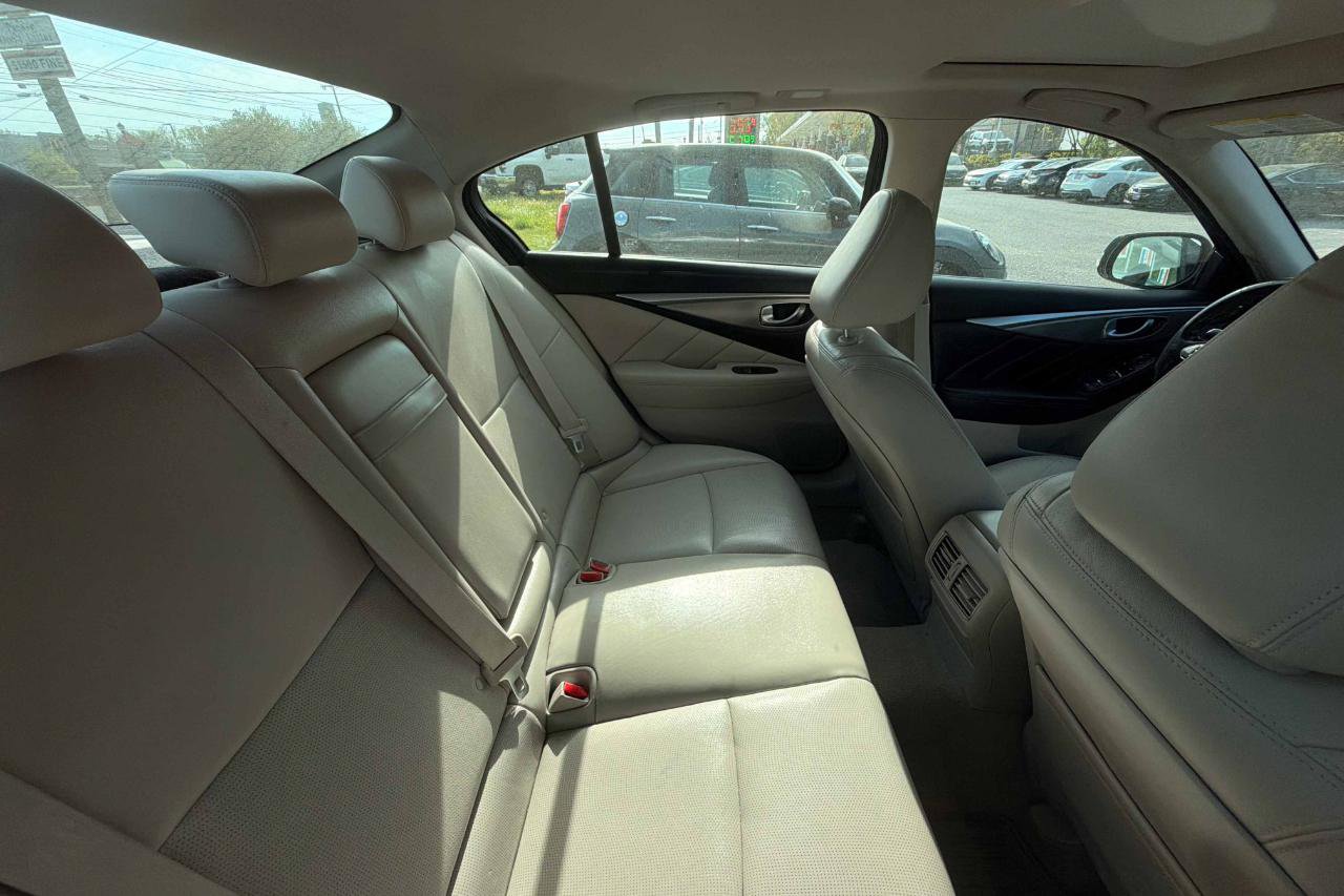 Used 2015 INFINITI Q50 Premium w/ Navigation Package AWD/4WD image 17