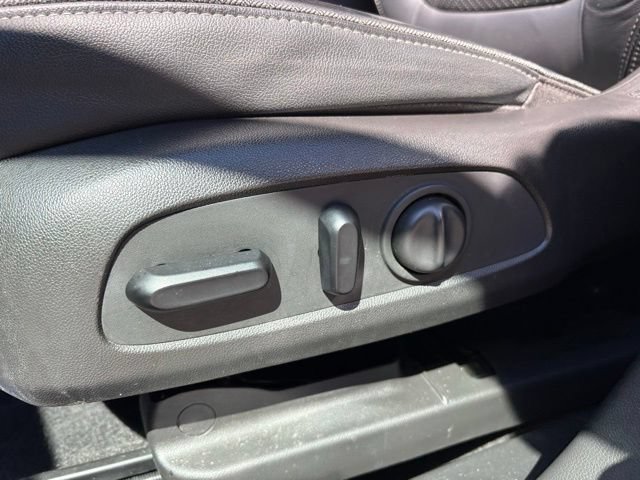 Used 2021 Buick Encore GX Essence w/ Sport Touring Package FWD image 28
