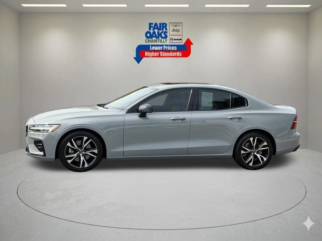 Used 2025 Volvo S60 B5 Plus FWD image 11