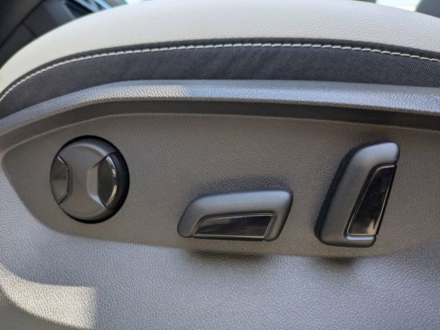 Used 2025 Volkswagen Taos SE image 20