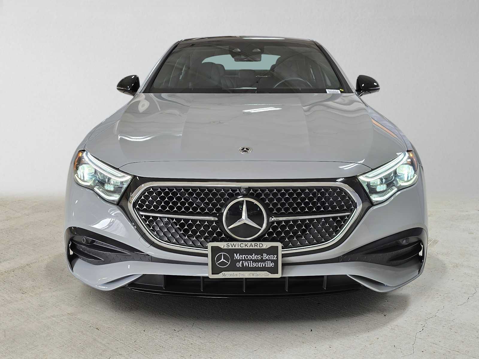 Used 2025 Mercedes-Benz E 350 4MATIC Sedan image 8