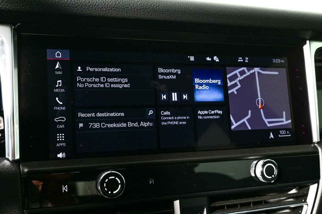 Certified 2025 Porsche Macan image 14