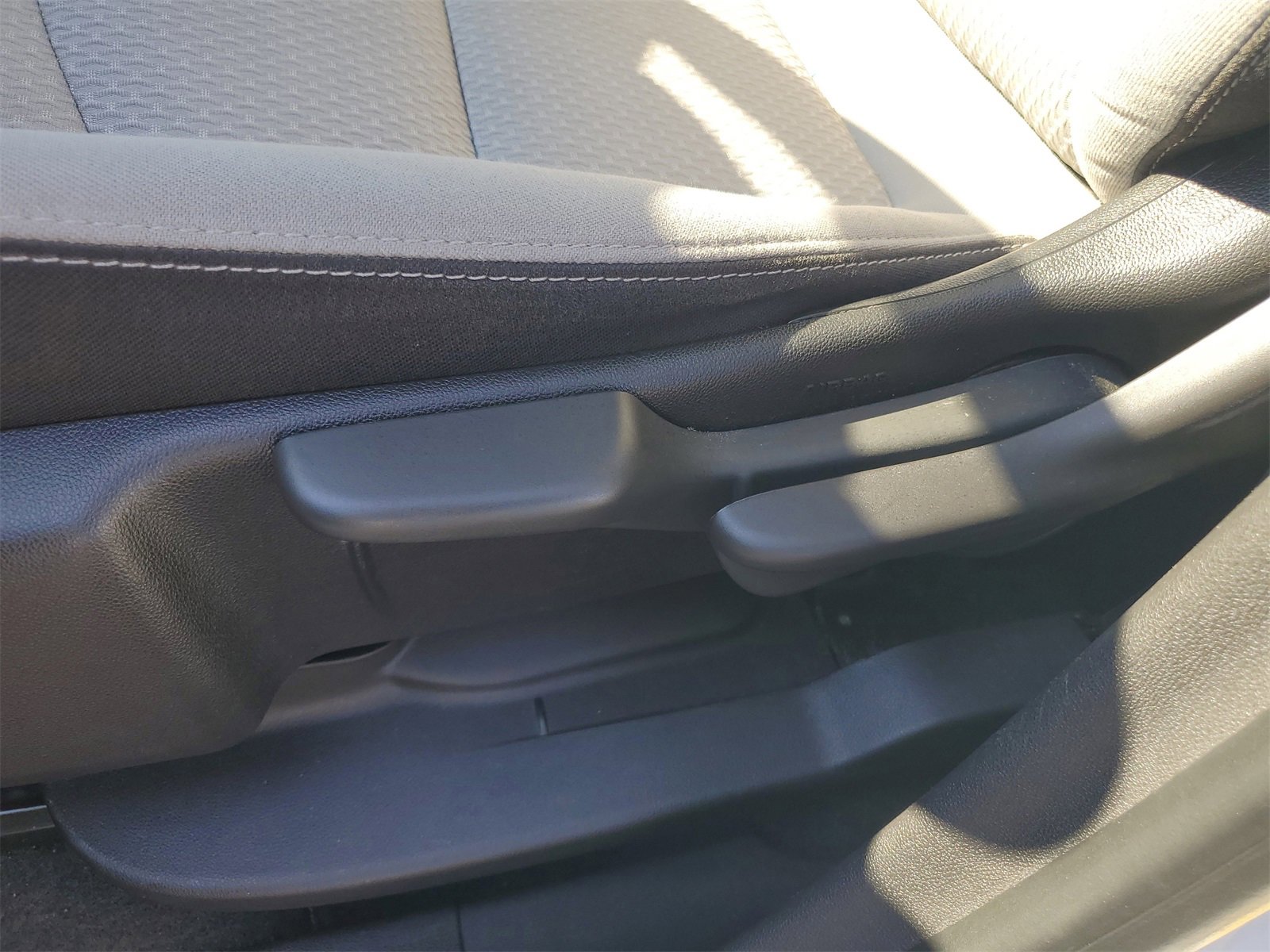Used 2024 GMC Terrain SLE image 7