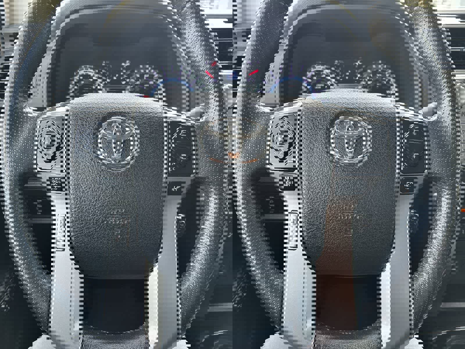 Used 2015 Toyota 4Runner Limited image 8