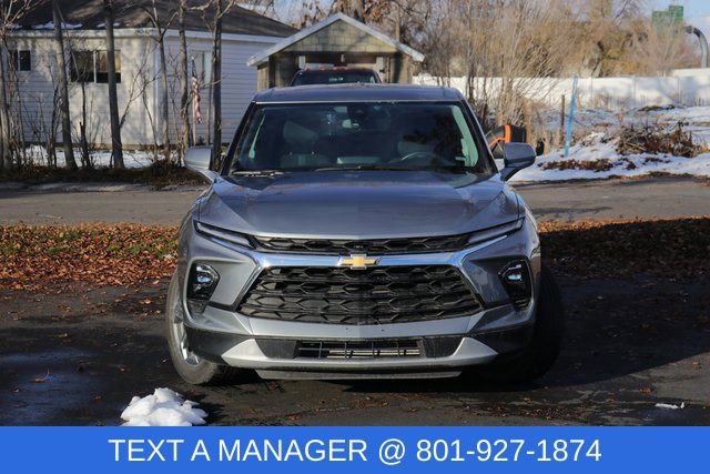 Used 2025 Chevrolet Blazer LT image 2