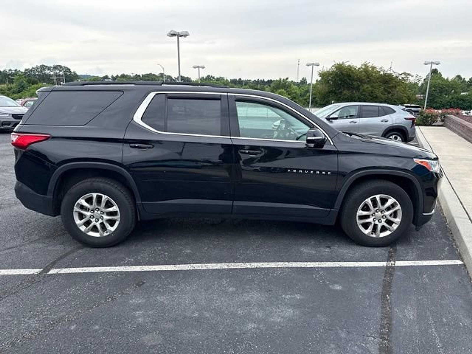 Used 2019 Chevrolet Traverse LT AWD/4WD image 5