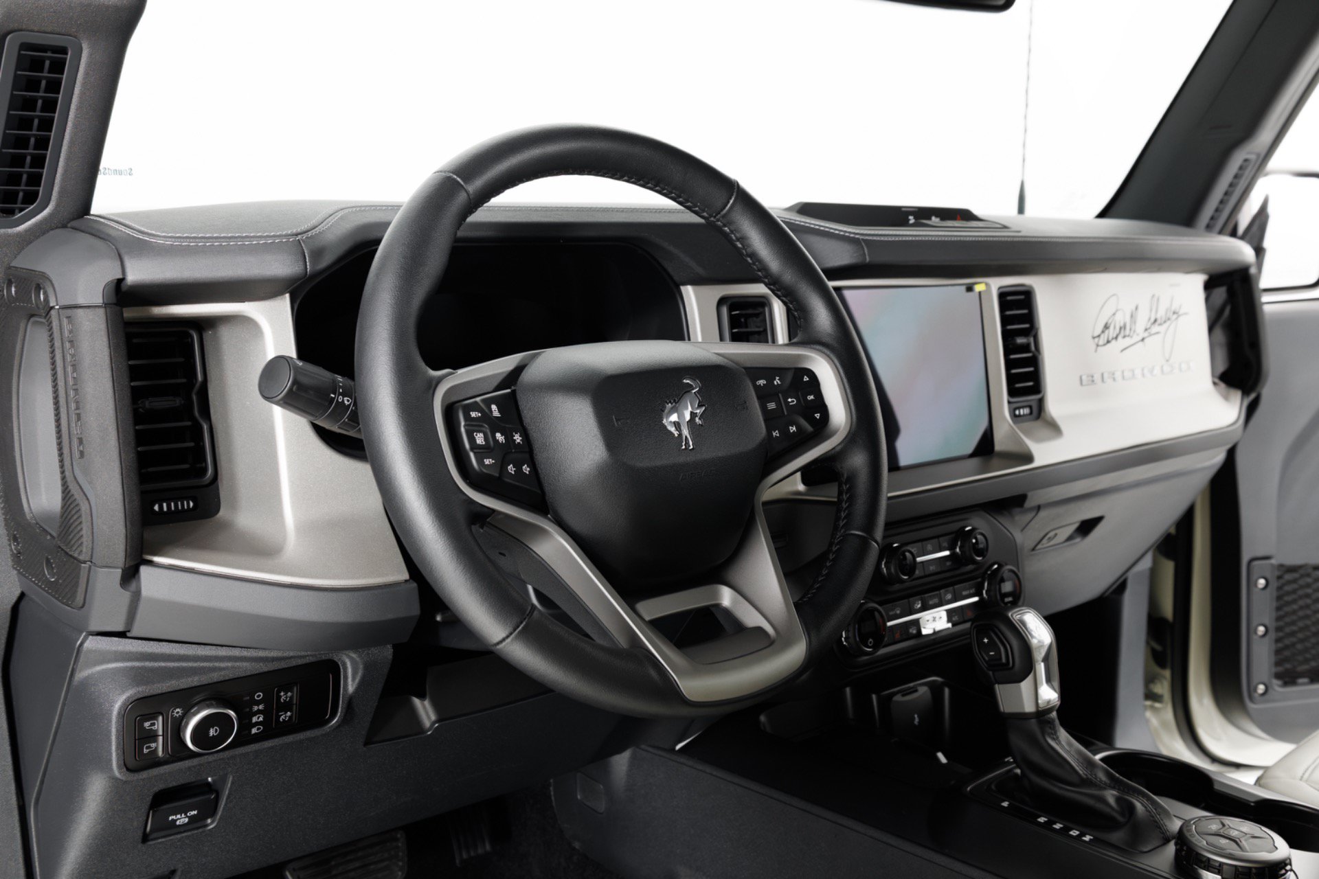 Used 2025 Ford Bronco Outer Banks AWD/4WD image 18
