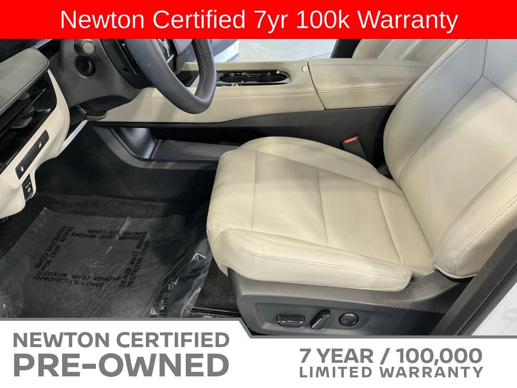 Used 2025 Nissan Murano SV AWD/4WD image 14
