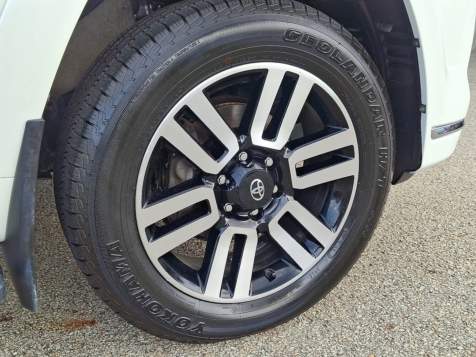 Used 2023 Toyota 4Runner Limited image 8