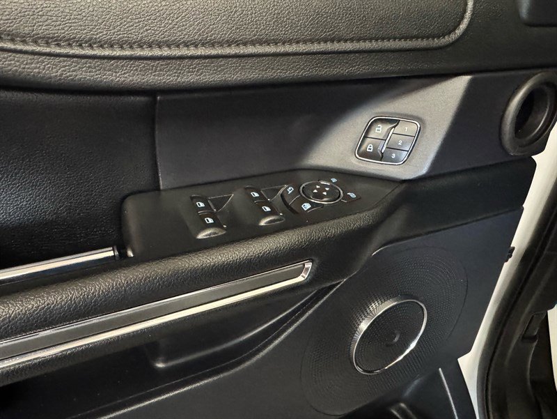 Used 2021 Ford Expedition XLT image 12