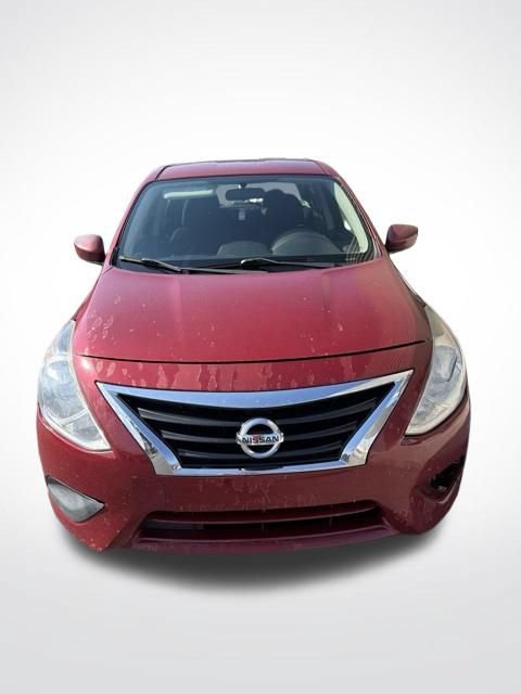 Used 2015 Nissan Versa SV w/ SV Tech Package FWD image 5