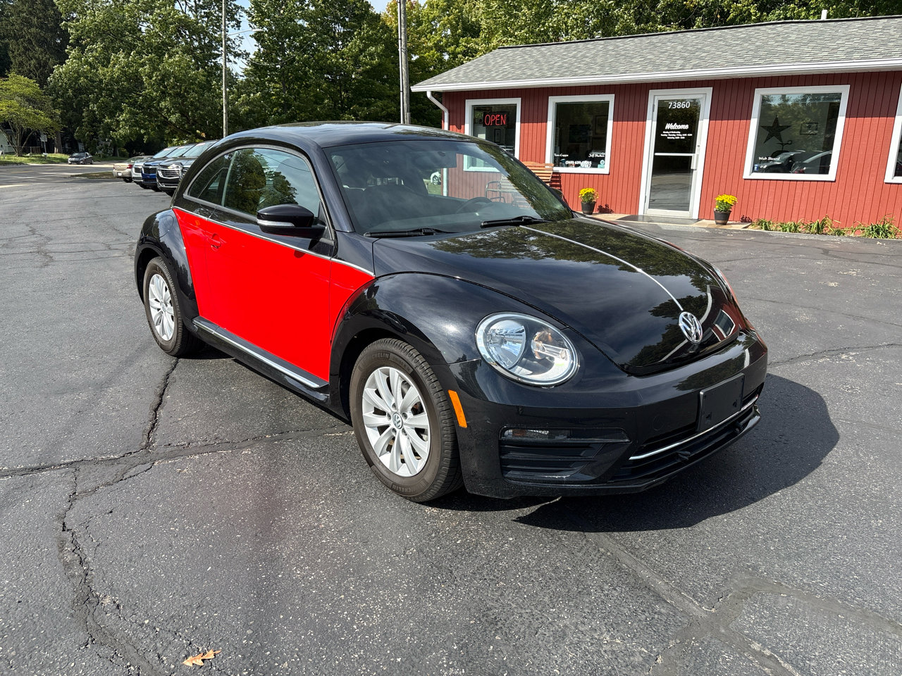 Used 2019 Volkswagen Beetle 2.0T S image 2