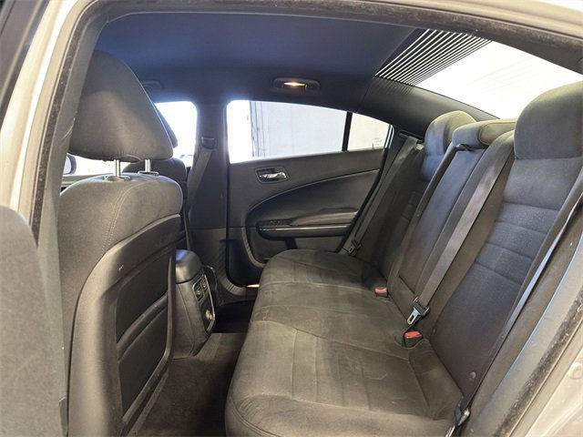 Used 2014 Dodge Charger SE w/ Sport Appearance Group image 16