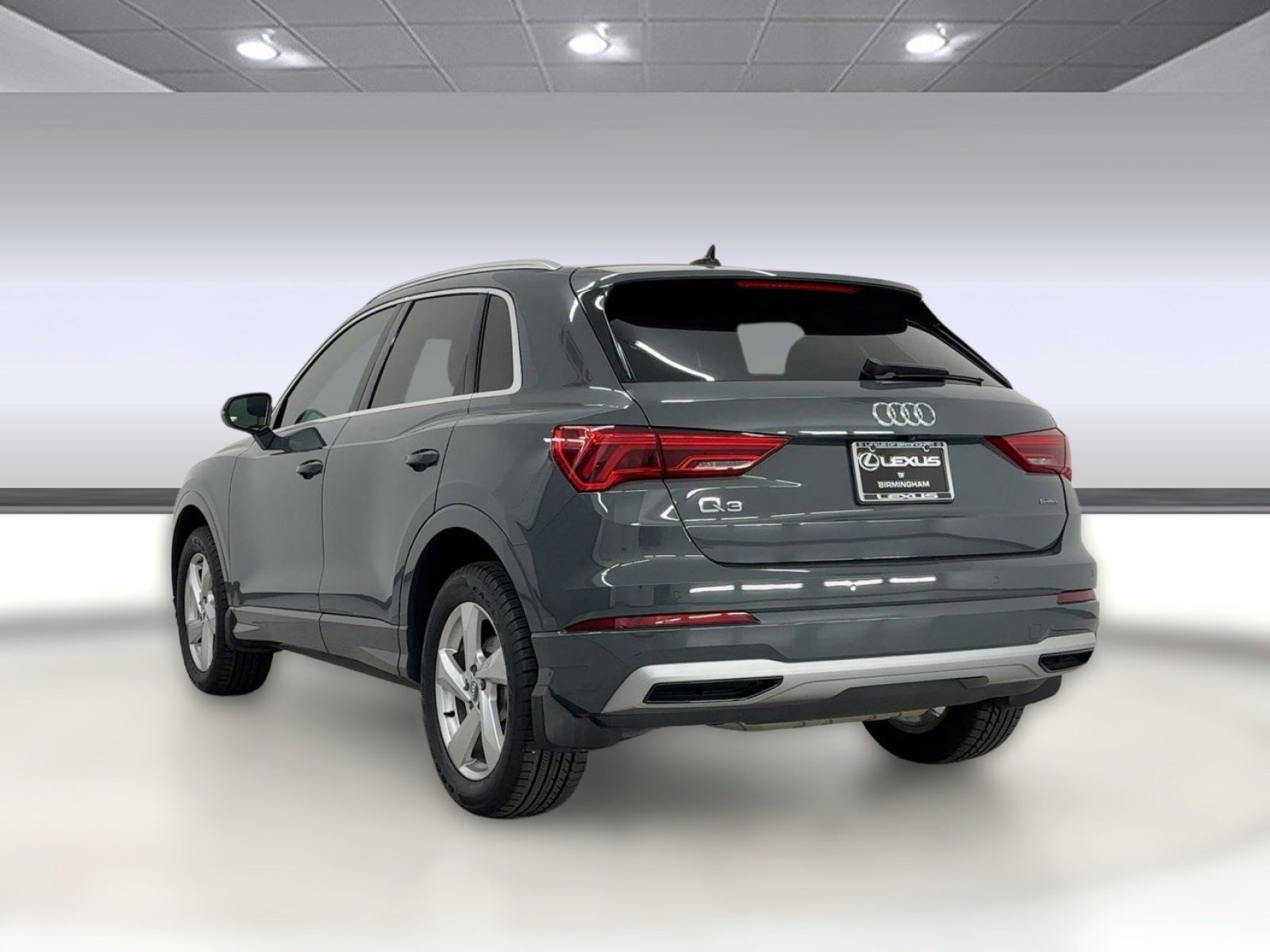 Used 2020 Audi Q3 2.0T Premium w/ Convenience Package image 3