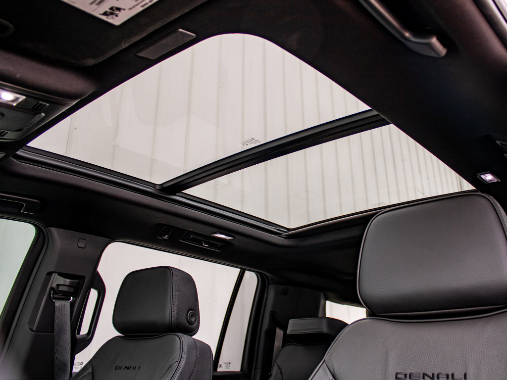 Used 2025 GMC Yukon XL Denali w/ Sun & Power Step Package image 25