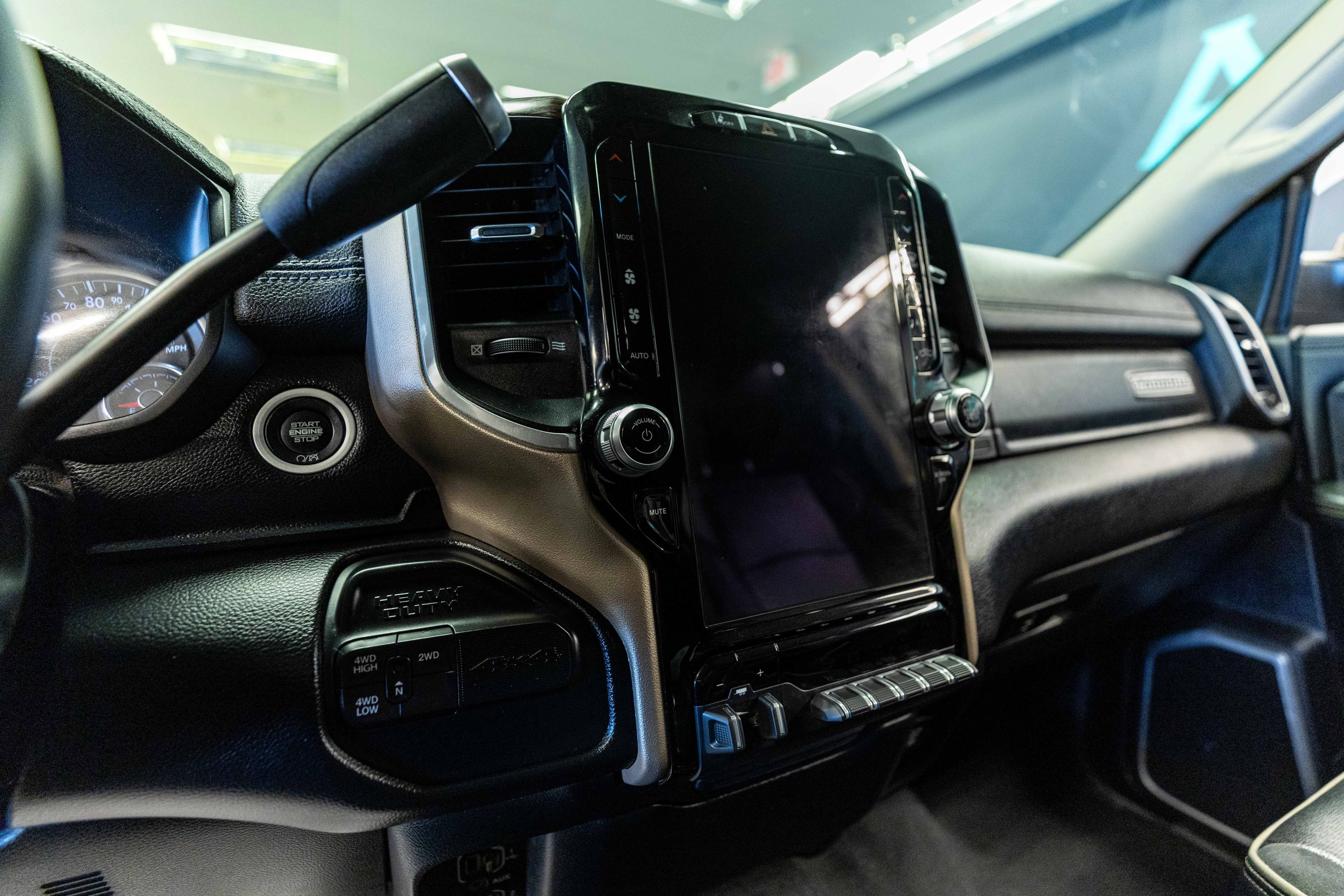 Used 2020 RAM 2500 Laramie AWD/4WD image 12