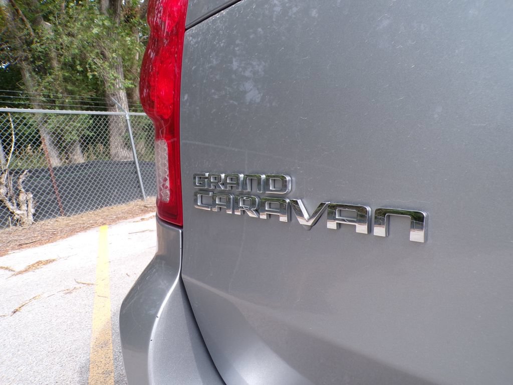 Used 2018 Dodge Grand Caravan SE w/ UConnect Hands-Free Group FWD image 14