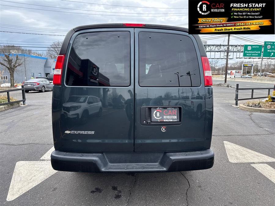 Used 2017 Chevrolet Express 2500 LS RWD image 6
