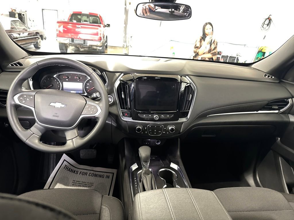 Used 2023 Chevrolet Traverse LT image 13