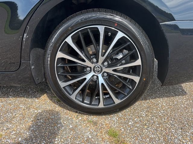 Used 2018 Toyota Camry SE image 9