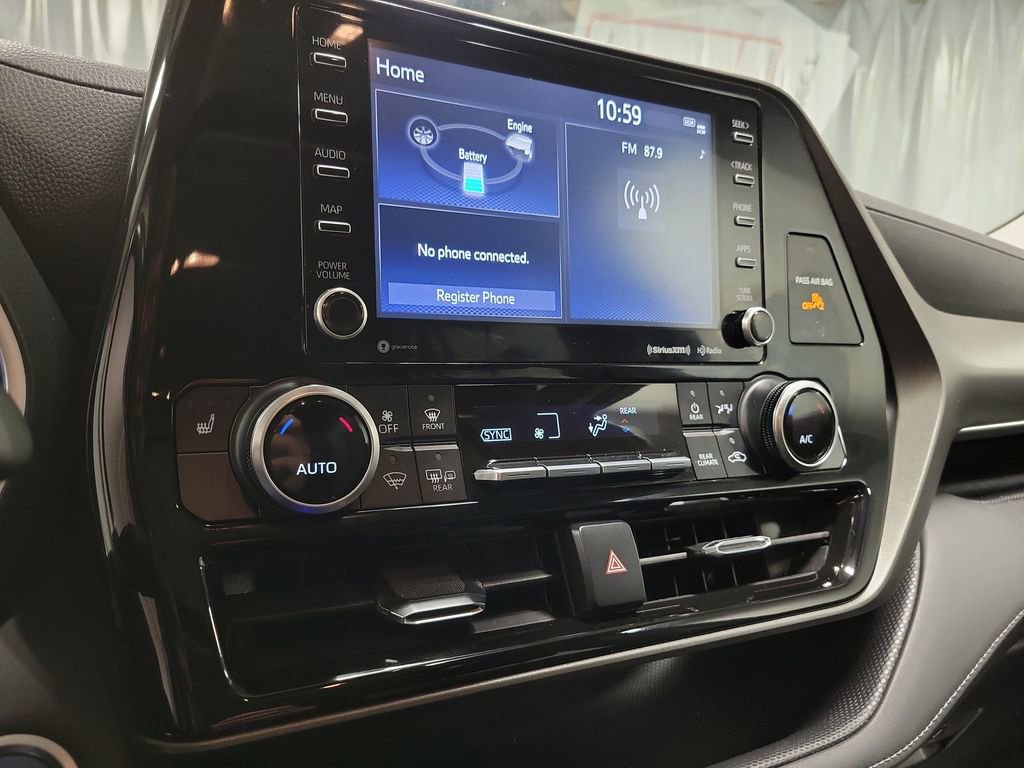 Used 2021 Toyota Highlander XLE image 14