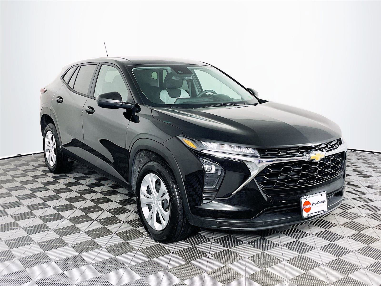 Used 2025 Chevrolet Trax LS