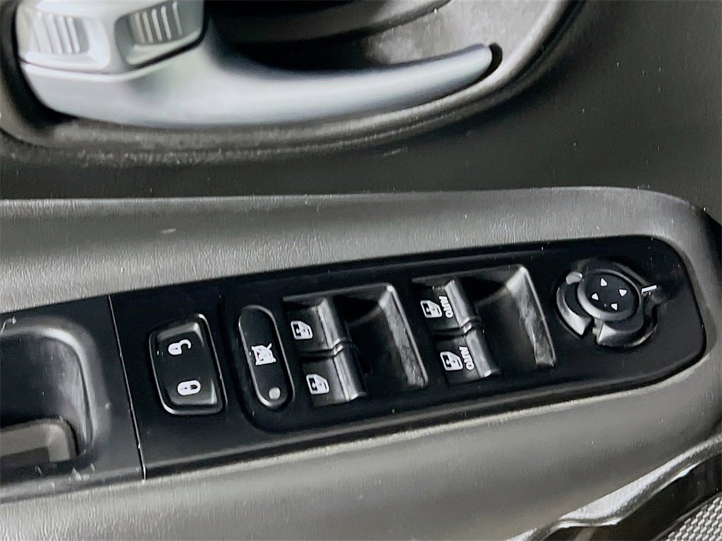 Used 2020 Jeep Renegade Altitude w/ UConnect 8.4 Nav Group image 17