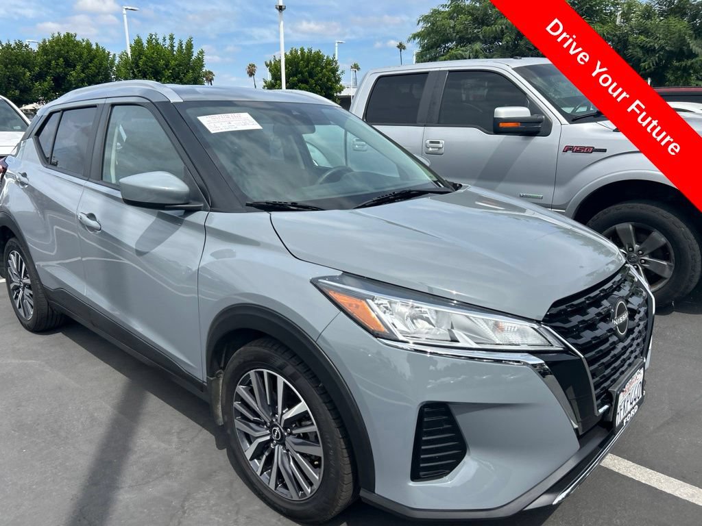Used 2023 Nissan Kicks SV FWD image 3