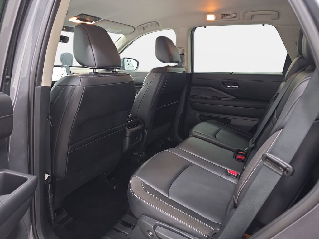 Used 2023 Nissan Pathfinder SL w/ Black Appearance Package AWD/4WD image 12