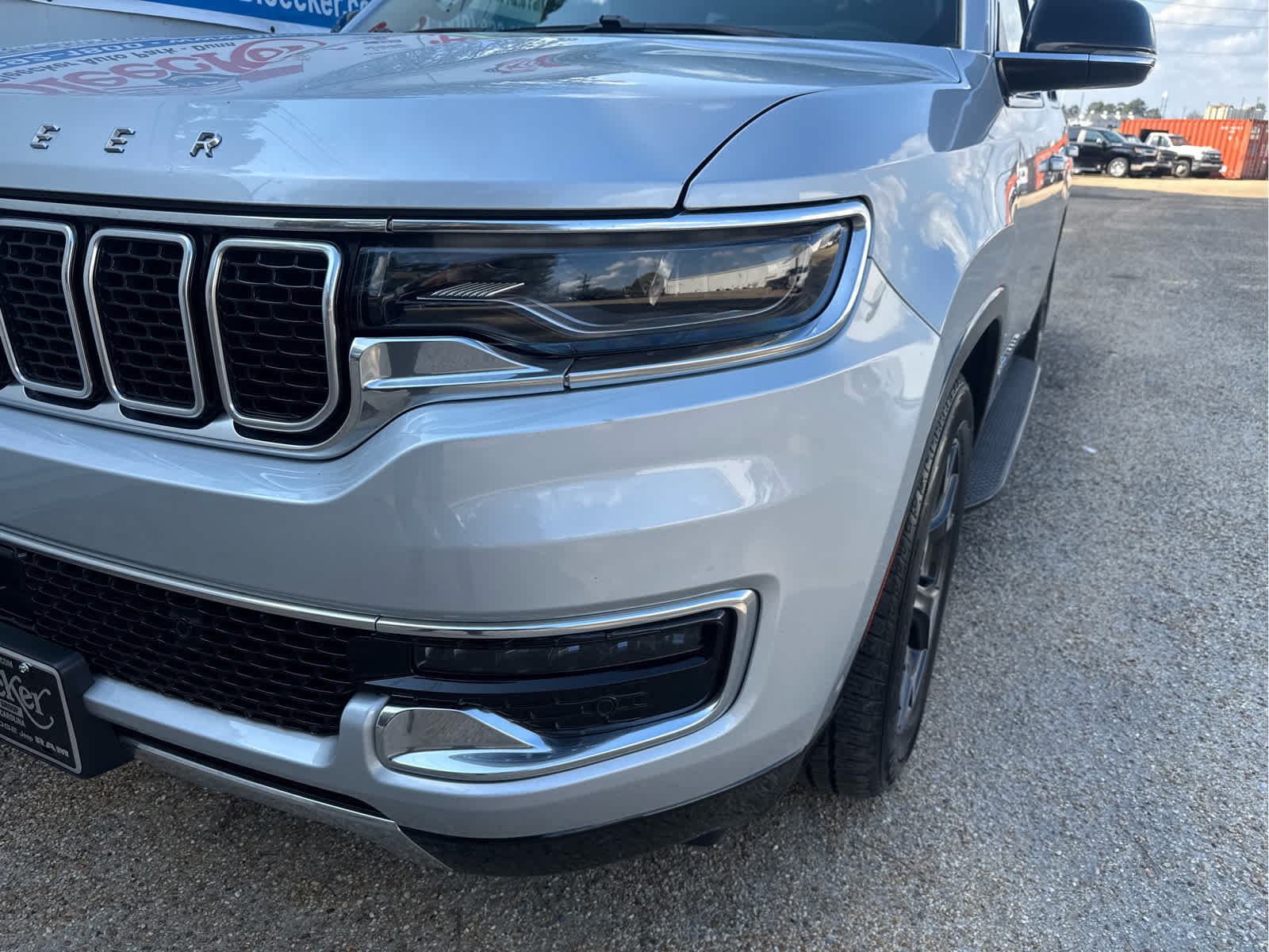 Used 2024 Jeep Wagoneer Series III AWD/4WD image 12