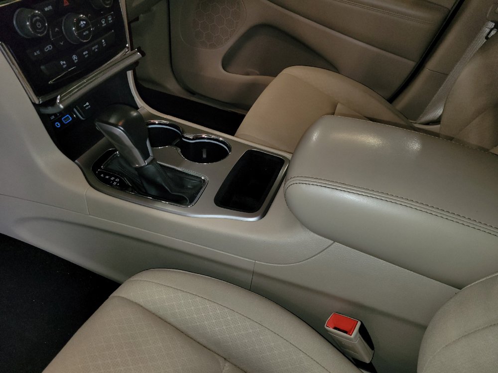 Used 2022 Jeep Grand Cherokee Laredo E AWD/4WD image 26