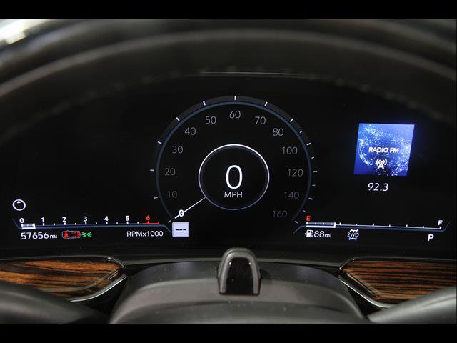 Certified 2022 Cadillac Escalade Premium Luxury AWD/4WD image 9
