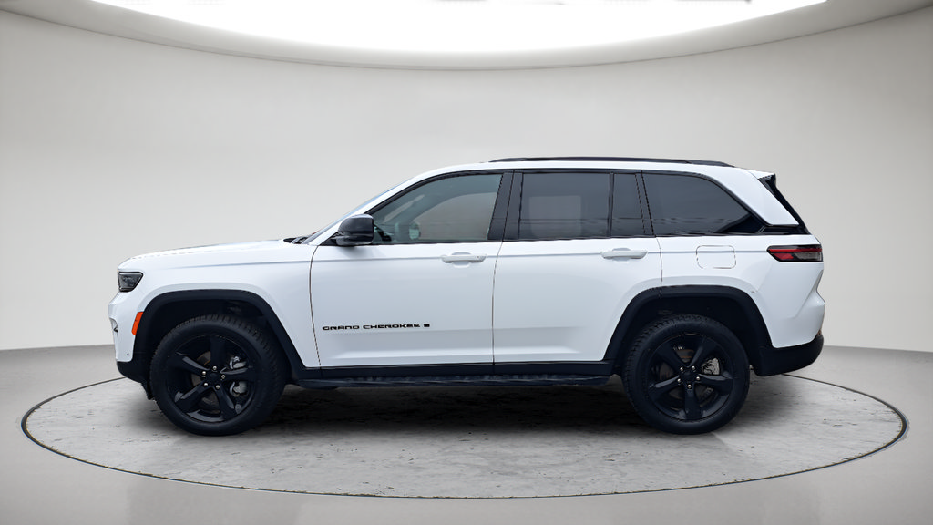Used 2024 Jeep Grand Cherokee Limited w/ Luxury Tech Group II AWD/4WD image 8