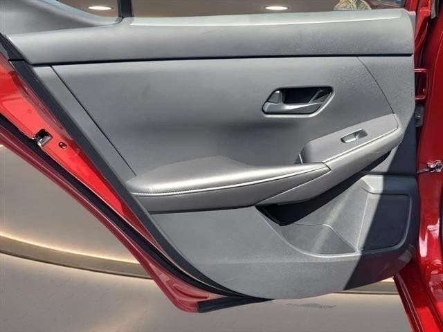 Used 2024 Nissan Sentra SV FWD image 8