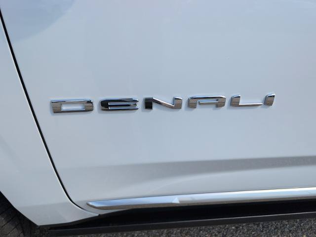 New 2026 GMC Yukon XL Denali w/ Denali Reserve Package AWD/4WD image 3