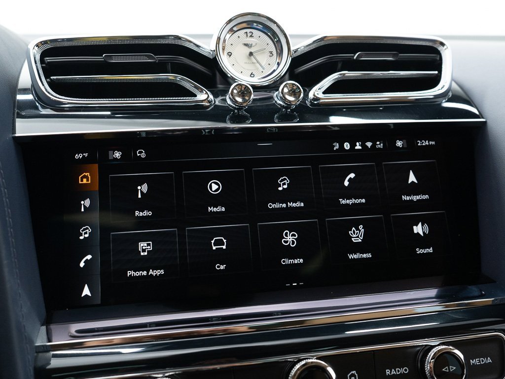 Certified 2025 Bentley Bentayga Extended Wheelbase image 40