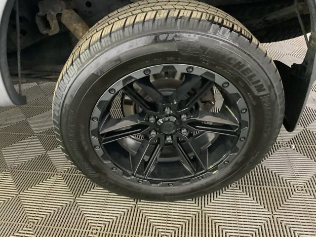 Used 2013 Ford F150 FX4 w/ Mid Equipment Group AWD/4WD image 13